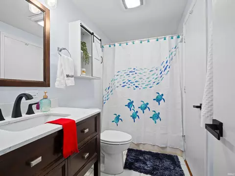 Bath - 10454 N 800 E, Syracuse, IN 46567 photo 1 of 2