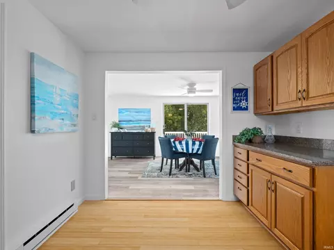 Dining - 10454 N 800 E, Syracuse, IN 46567 photo 1 of 5