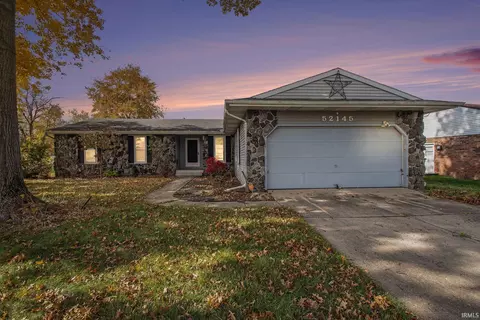 52145 Brookview Ct, South Bend, IN 46637