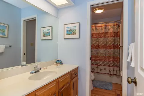 Bath - 2266 E Cape Cod Dr, Bloomington, IN 47401 photo 1 of 2
