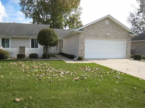 51824 Wembley Dr, South Bend, IN 46637