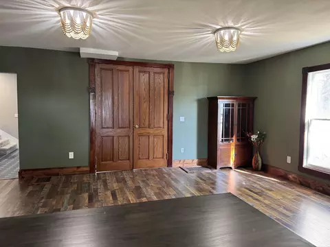 Living - 35 E Sinclair St, Wabash, IN 46992 photo 1 of 2