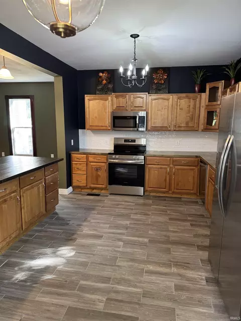 Kitchen - 35 E Sinclair St, Wabash, IN 46992 photo 4 of 6