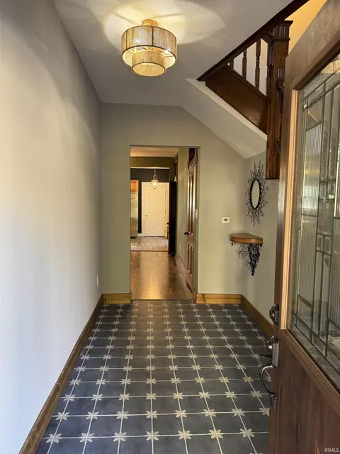 Entry Way - 35 E Sinclair St, Wabash, IN 46992 photo 1 of 4