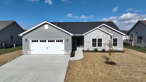 206 Royalwood Dr, Monticello, IN 47960