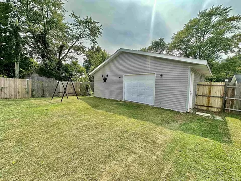1907 H St, Bedford, IN 47421 photo 28