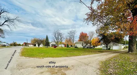 502 E Main St, Butler, IN 46721 photo 2