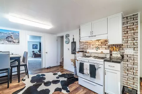 207 S Poplar St, Lagrange, IN 46761 photo 8