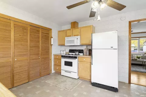 Kitchen - 402 E 11th St, Brookston, IN 47923 photo 2 of 4
