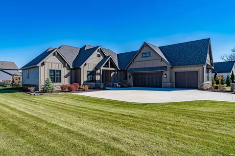 16570 Chilton Cv, Huntertown, IN 46748