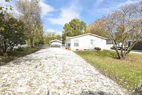 909 E 8th St, Fowler, IN 47944 photo 2