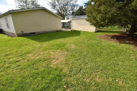 909 E 8th St, Fowler, IN 47944 photo 5