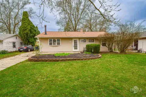 205 N Shellbark Rd, Muncie, IN 47304 photo 2