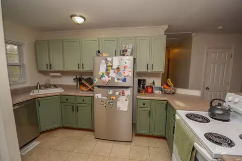 205 N Shellbark Rd, Muncie, IN 47304 photo 8