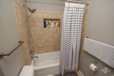 205 N Shellbark Rd, Muncie, IN 47304 photo 21