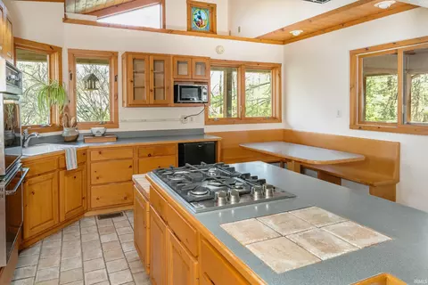 Kitchen - 2131 E Meadow Bluff Ct, Bloomington, IN 47401 photo 3 of 4