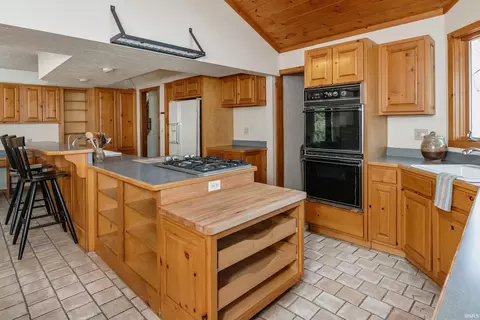 Kitchen - 2131 E Meadow Bluff Ct, Bloomington, IN 47401 photo 4 of 4