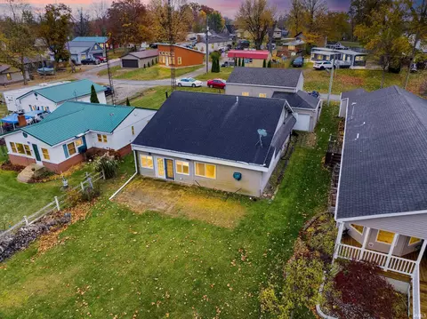 885 W 590 S Rd, Wolcottville, IN 46795