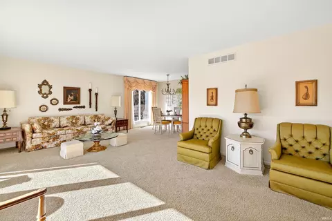 Living - 317 E Clover Ln, Bloomington, IN 47408 photo 2 of 7