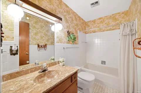 Bath - 317 E Clover Ln, Bloomington, IN 47408 photo 1 of 2