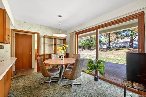 Dining - 317 E Clover Ln, Bloomington, IN 47408 photo 4 of 4