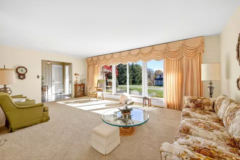 Living - 317 E Clover Ln, Bloomington, IN 47408 photo 4 of 7