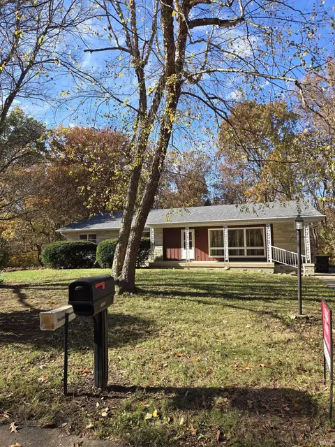 1605 E Woodland Dr, Bloomington, IN 47408