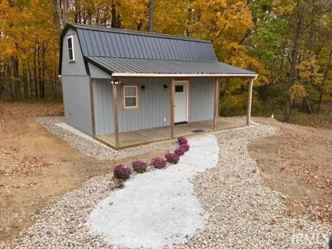 235 N Corporation Line Rd, Veedersburg, IN 47987