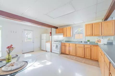Kitchen - 944 N Jackson St, Bloomington, IN 47404 photo 2 of 3