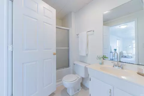 Bath - 944 N Jackson St, Bloomington, IN 47404 photo 1 of 2