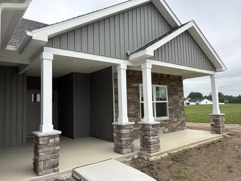 827 Chestnut Ct, Decatur, IN 46733