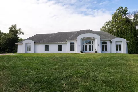 7233 Stonebridge Rd, Newburgh, IN 47630