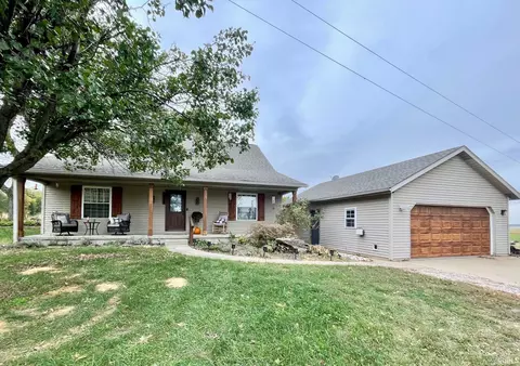 2995 S 675 W, Owensville, IN 47665