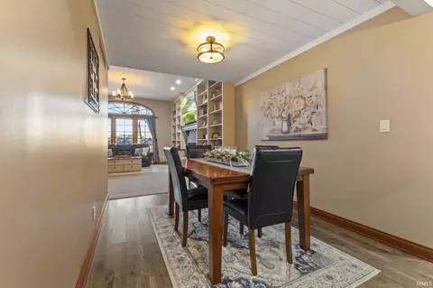 Dining - 209 River Dr, Bloomfield, IN 47424 photo 2 of 2