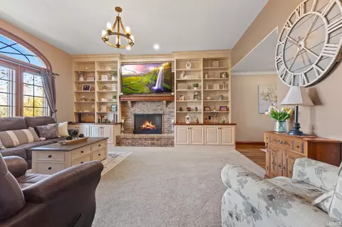 Living - 209 River Dr, Bloomfield, IN 47424 photo 1 of 2