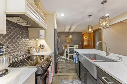 Kitchen - 209 River Dr, Bloomfield, IN 47424 photo 4 of 4