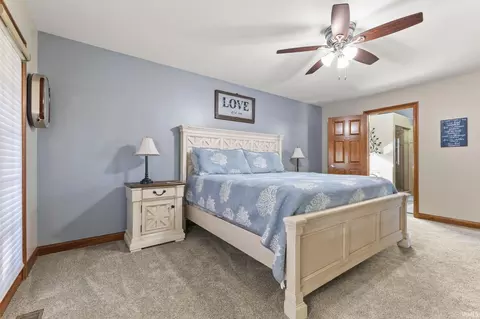 Bedroom - 209 River Dr, Bloomfield, IN 47424 photo 2 of 4