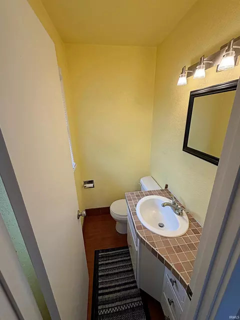 603 E John St, Washington, IN 47501 photo 15