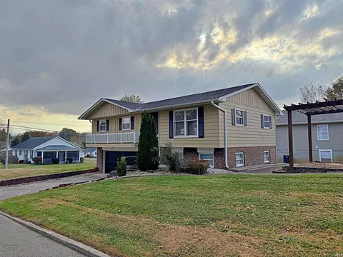603 E John St, Washington, IN 47501 photo 32