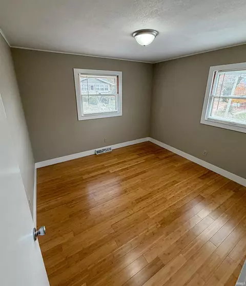 603 E John St, Washington, IN 47501 photo 16