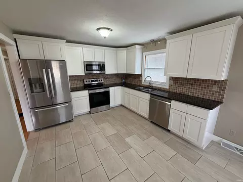 603 E John St, Washington, IN 47501 photo 8