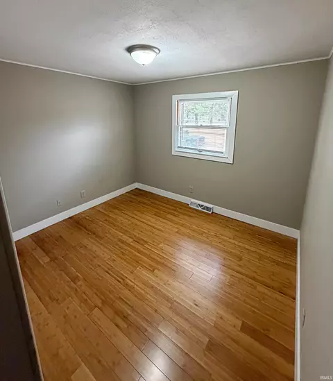 603 E John St, Washington, IN 47501 photo 19