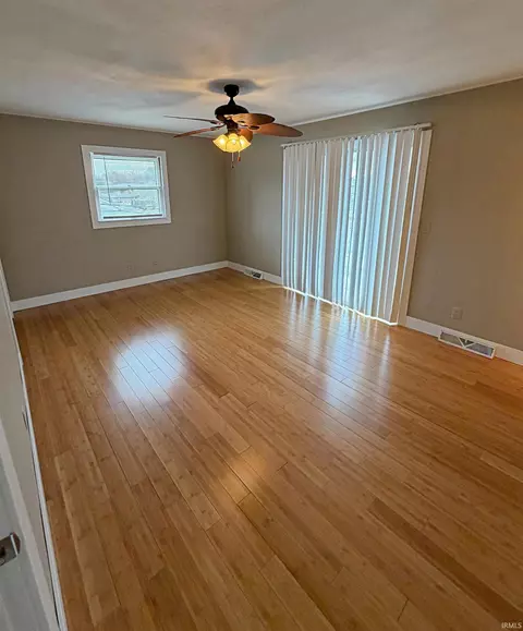 603 E John St, Washington, IN 47501 photo 12