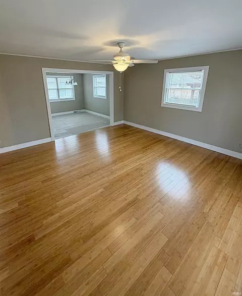 603 E John St, Washington, IN 47501 photo 4