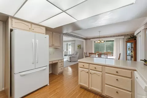 1102 Packard Dr, Auburn, IN 46706 photo 12