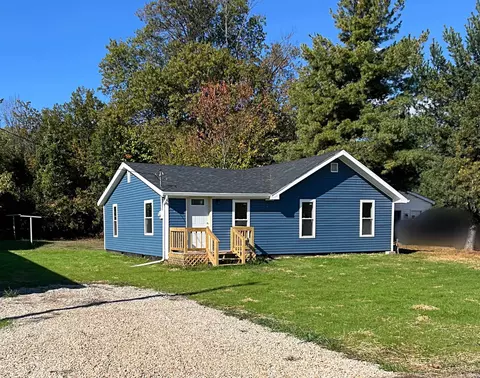 982 8th St NW, Linton, IN 47441