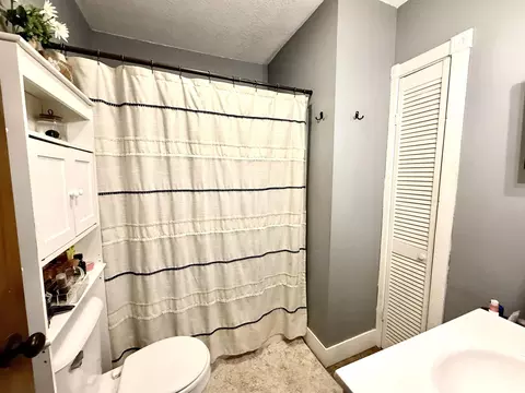 Bath - 801 S Wayne St, Hamilton, IN 46742 photo 1 of 2