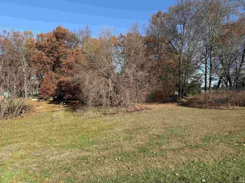 800 E S, Wolcottville, IN 46795
