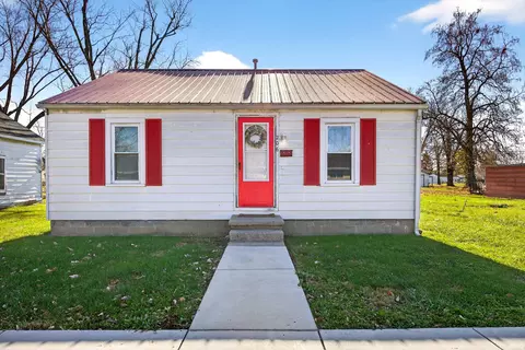 206 Grissom Ave, Mitchell, IN 47446 photo 1