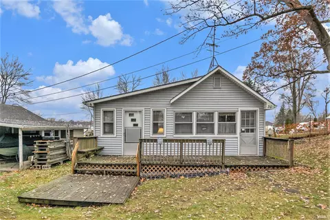 30 Ems B18 Ln, Pierceton, IN 46562